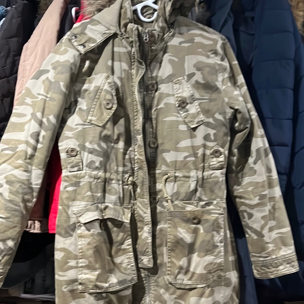 Camouflage jacket with hood,  adjust string in wrist.